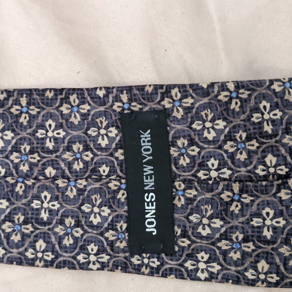 Tan and black Jones New York tie - Picture 2 of 2
